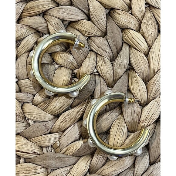 J.Crew VTG Oversized Pearl Hoop Earrings Gold Tone Pierced Statement Y2K Regency - Picture 8 of 11